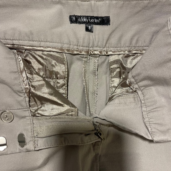 (2) Pair of Ladies Capri Style Pants / Daisy Fuentes / Sized 8 - Picture 6 of 6